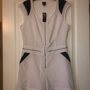 2B Bebe size Large white and black Romper